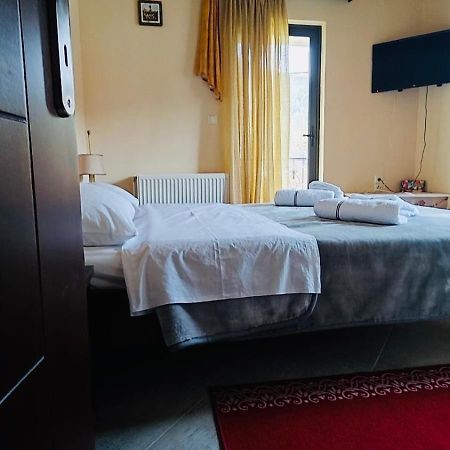 Villa Athamanio - Suite Buitenkant foto